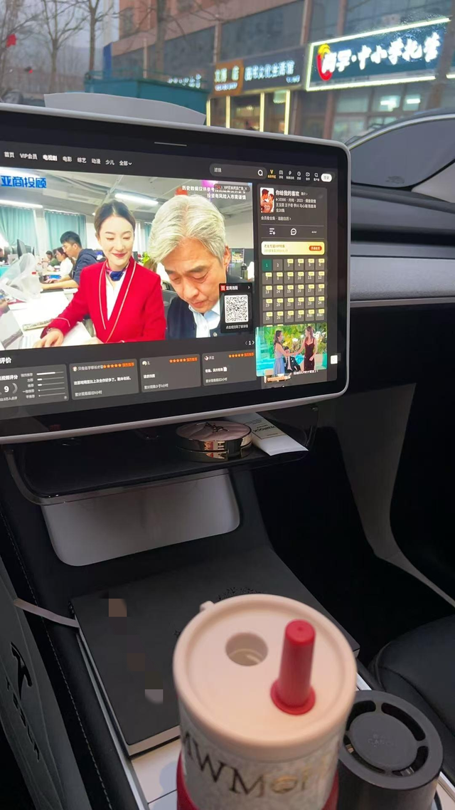 實體按鍵依舊實用。圖2