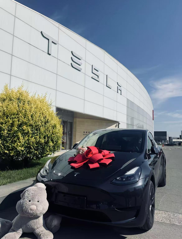 實體按鍵依舊實用。圖1