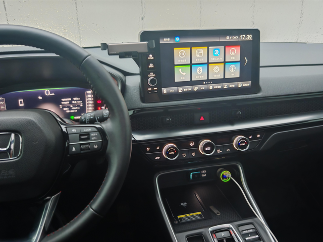 實體按鍵依舊實用。圖3