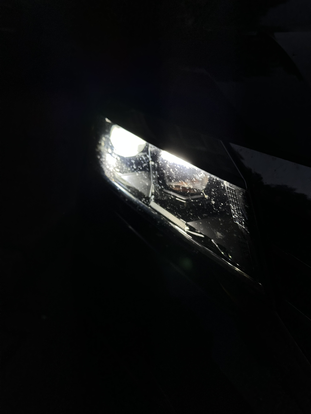 19款帕薩特的鹵素大燈依然能打圖2