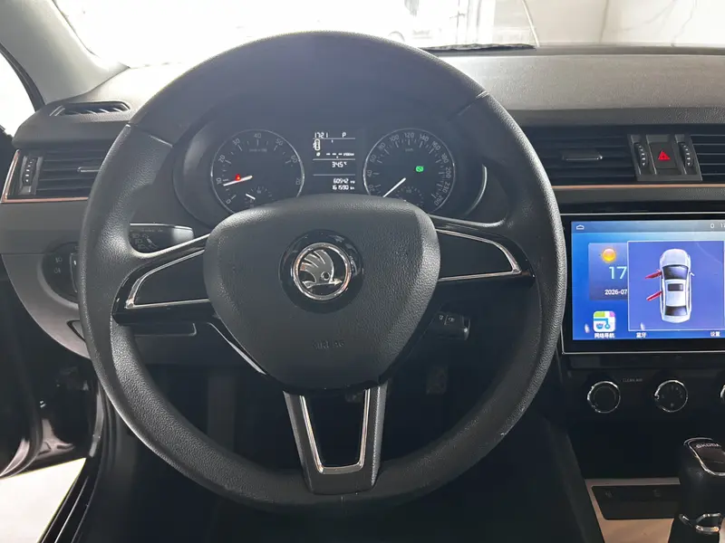 Skoda Rapid 1.6 L AT — фото 10