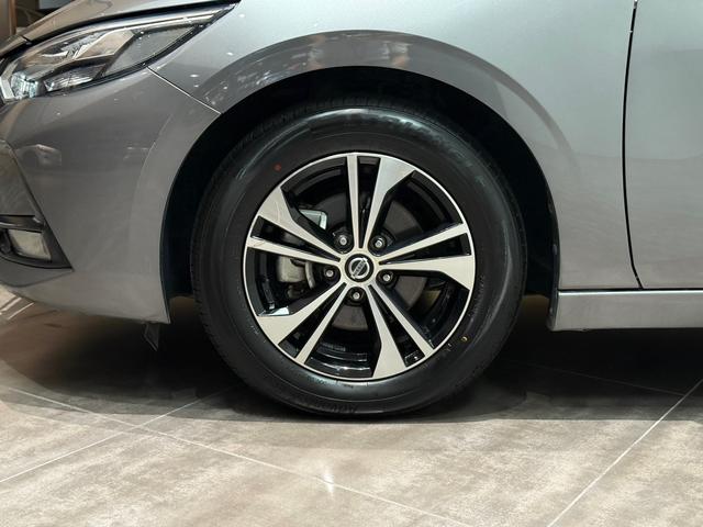 Nissan Xuan Yi 2022 Серебристо-серый из Китая