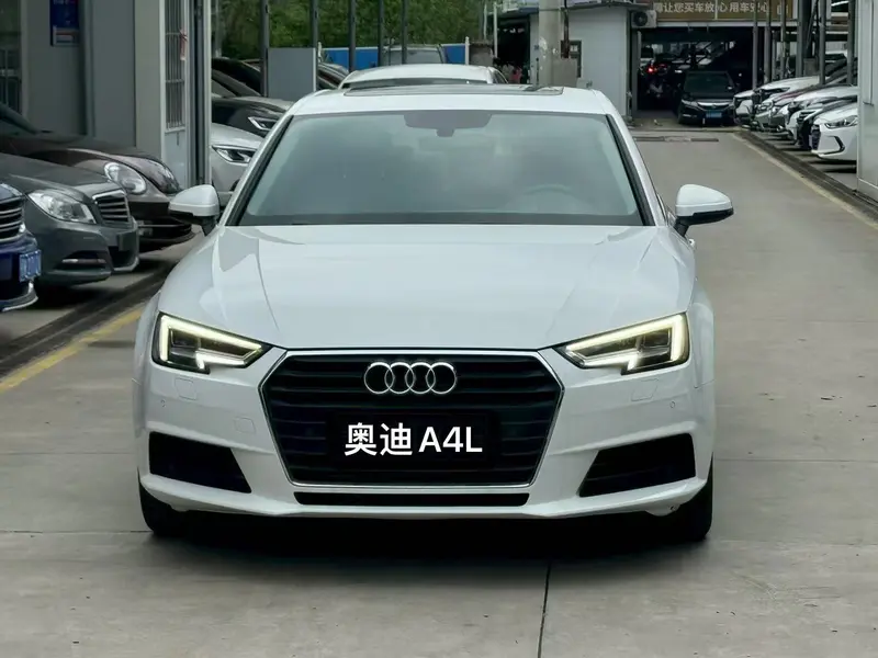 Audi A4L — фото 2