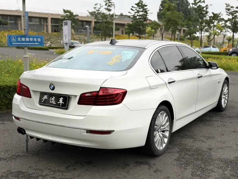BMW 5 Series — фото 6