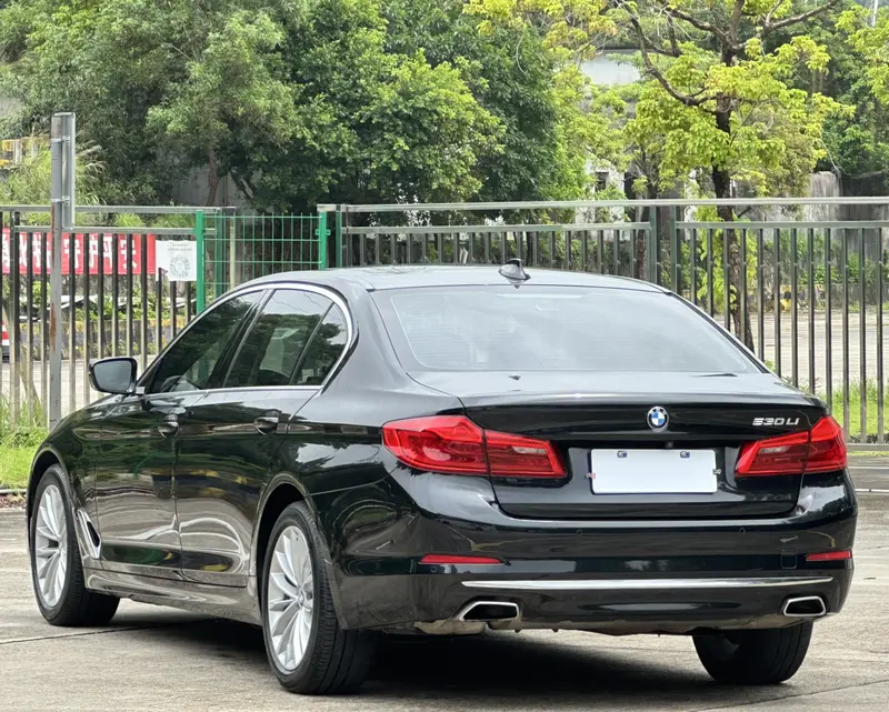 BMW 5 Series — фото 4
