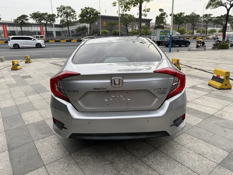 Honda Civic — фото 5