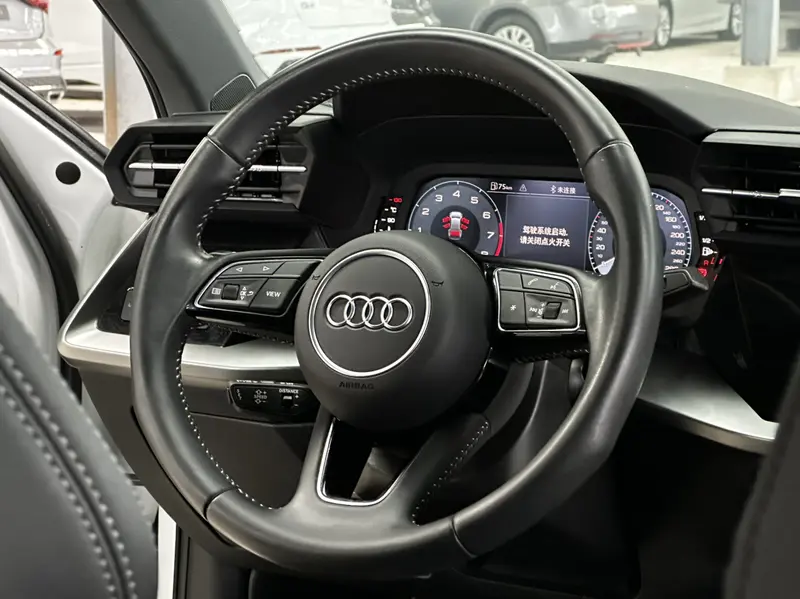 Audi A3 — фото 9