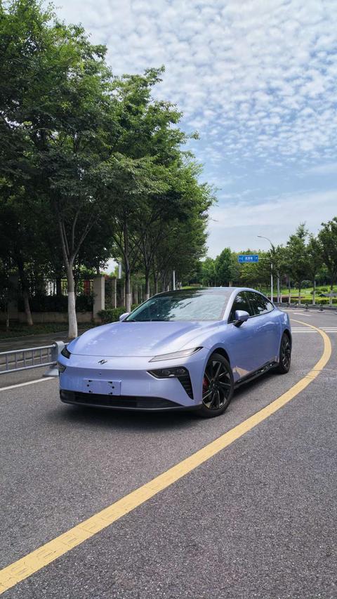 Dongfeng eπ 007