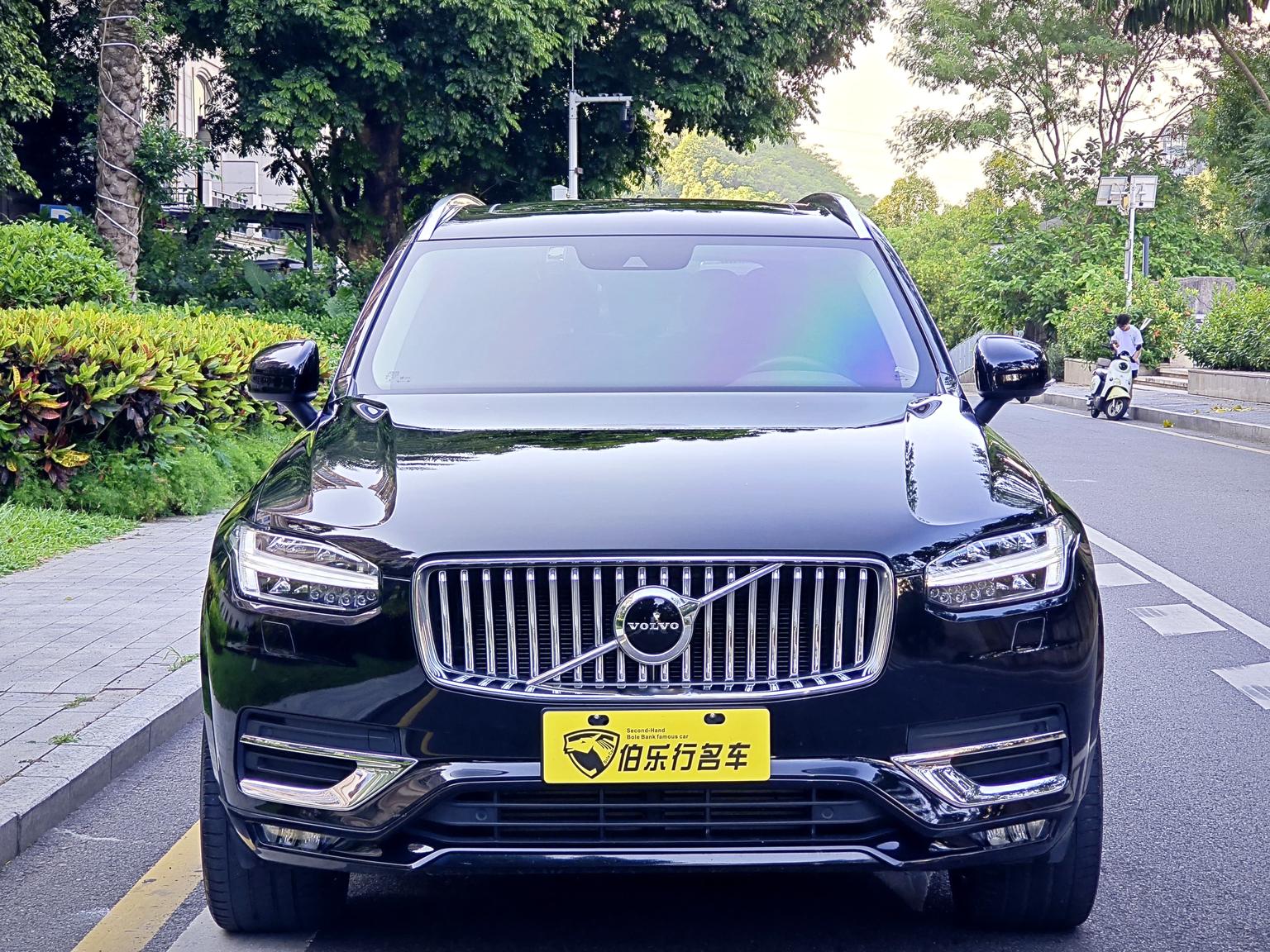 Volvo XC90: фотография 2 из 36