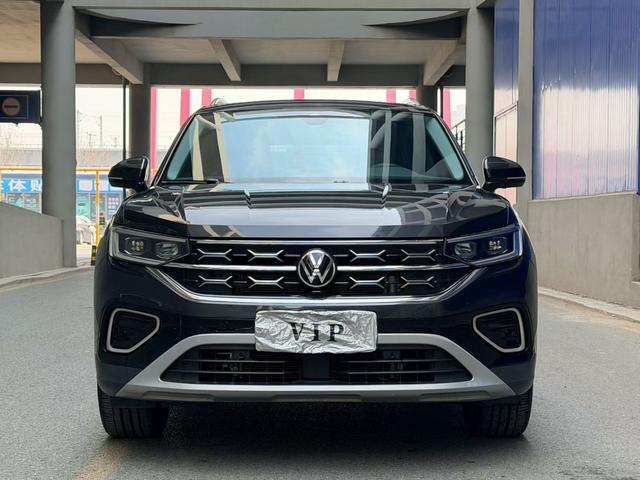 Volkswagen Tanyue 2022 Темно-серый из Китая