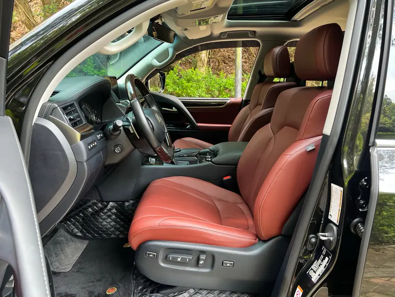 Lexus LX — фото 11