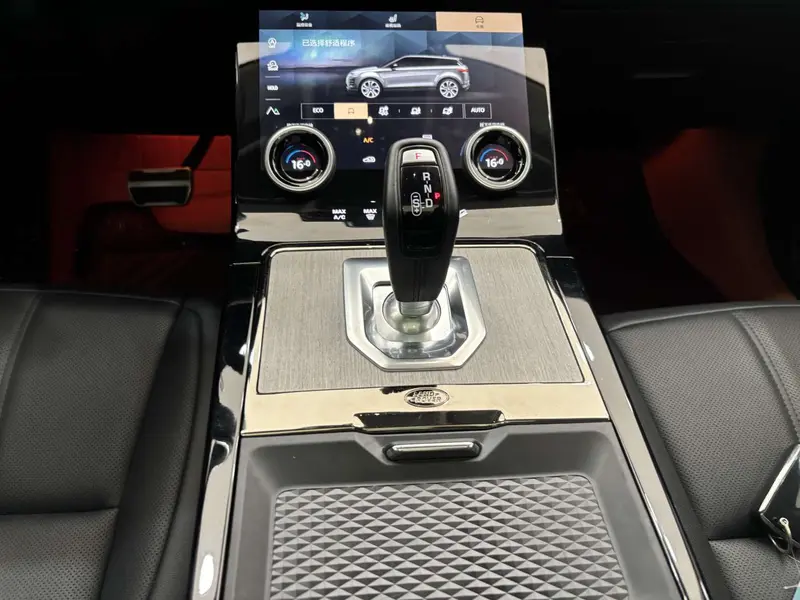 Land Rover Range Rover Evoque — фото 14