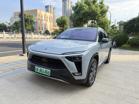 Nio ES8