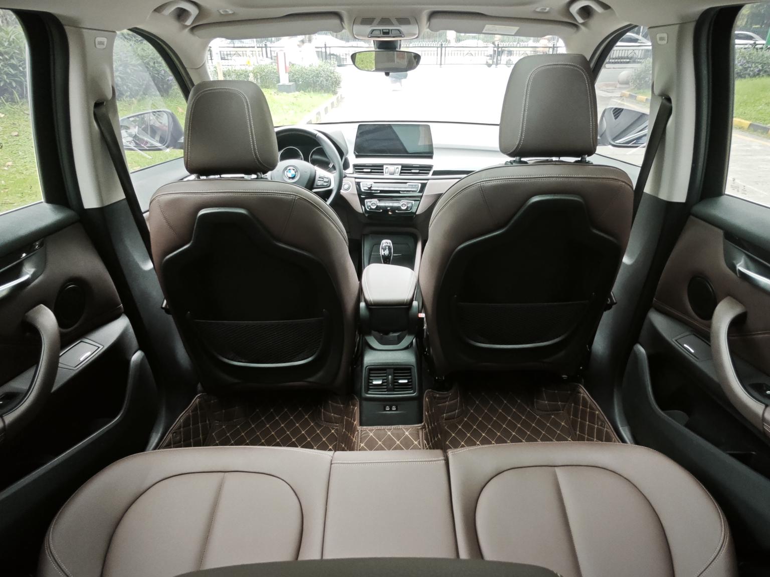 BMW X1: фотография 14 из 15