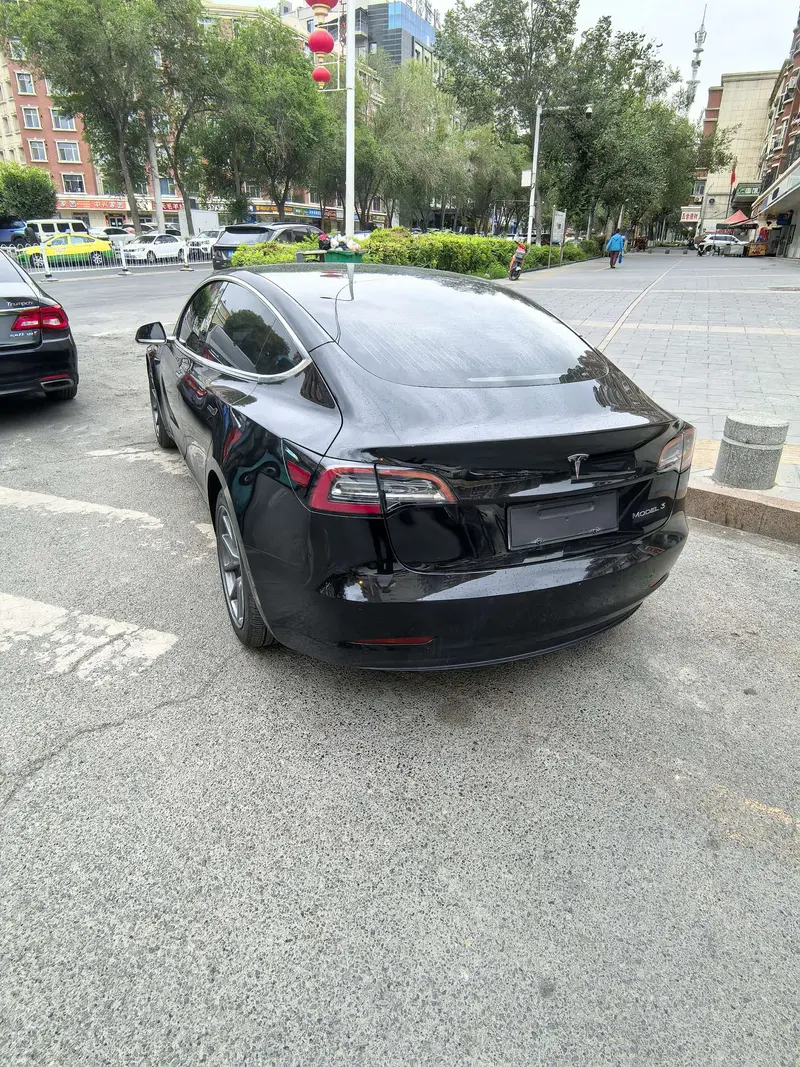 Tesla Model 3 RWD — фото 4