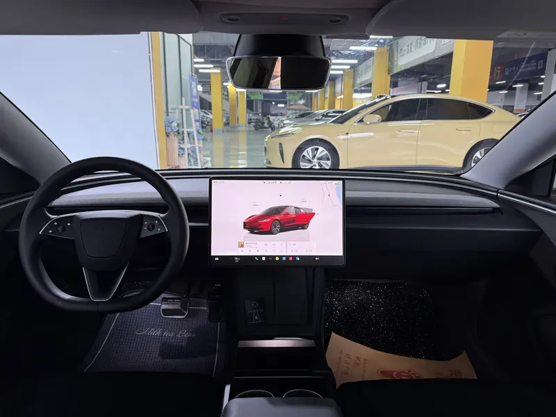 Tesla Model 3 — фото 10