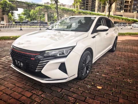 Dongfeng Aeolus Yixuan MAX