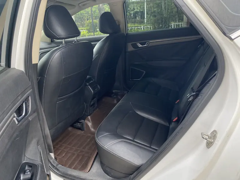 Geely Emgrand GS 1.3 T AT — фото 12