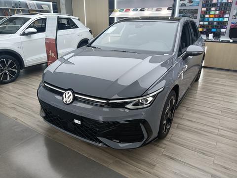 Volkswagen Golf, 2025 год