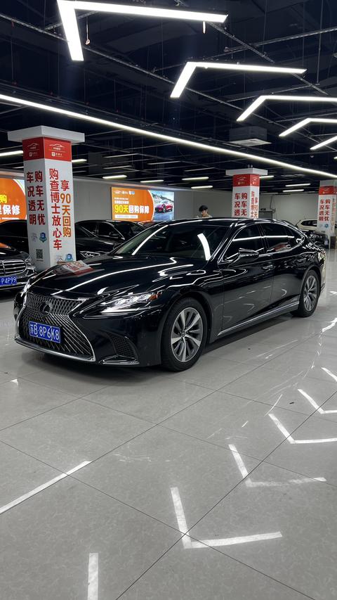 Lexus LS
