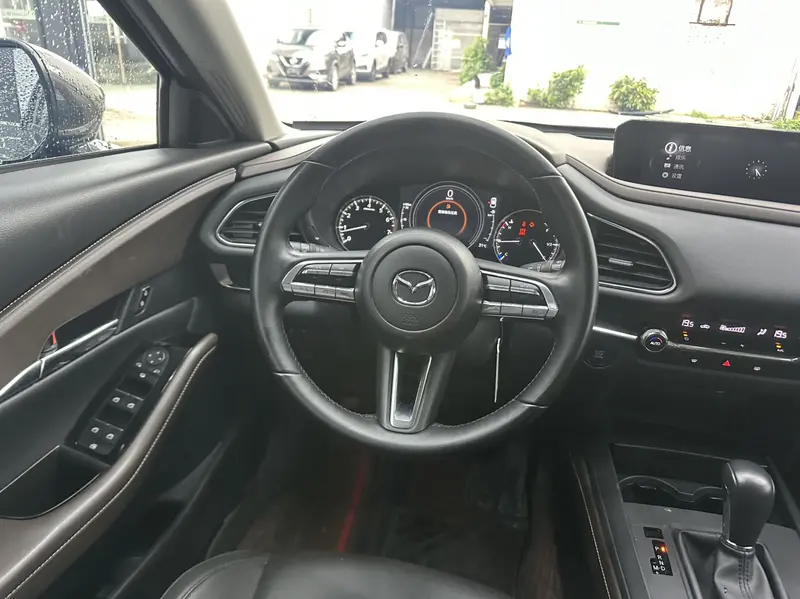 Mazda CX-30 — фото 10