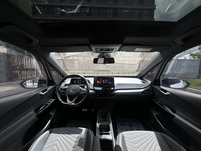 Volkswagen ID.3 2023 Белый из Китая