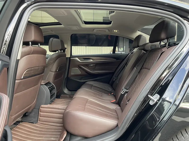 BMW 5 Series — фото 12