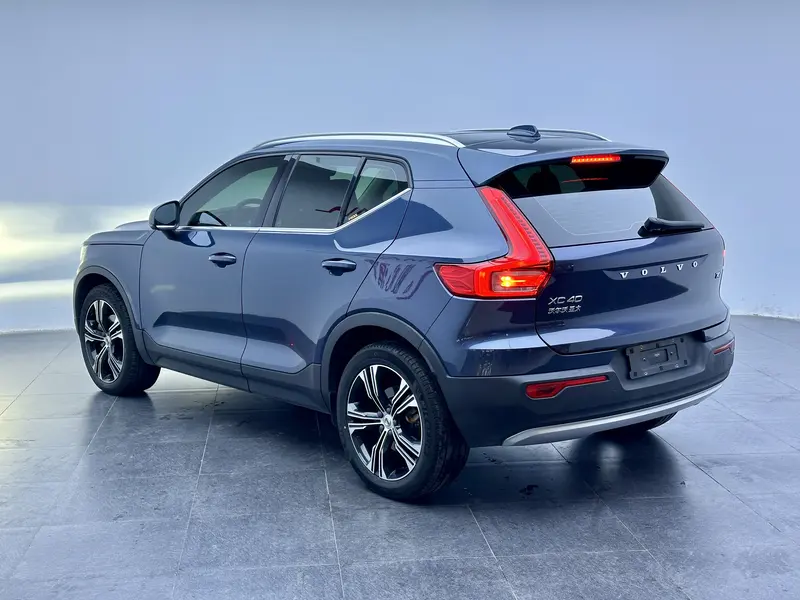 Volvo XC 40 T 4 WDLuxury — фото 5