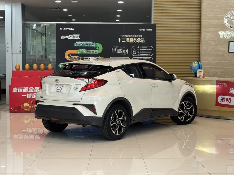 Toyota C-HR — фото 5
