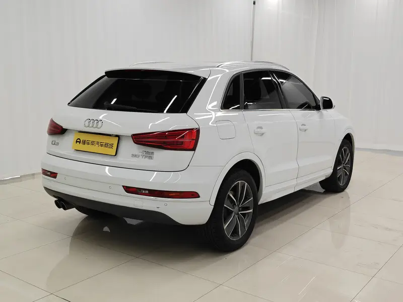 Audi Q3 30 TFSI стиль — фото 7
