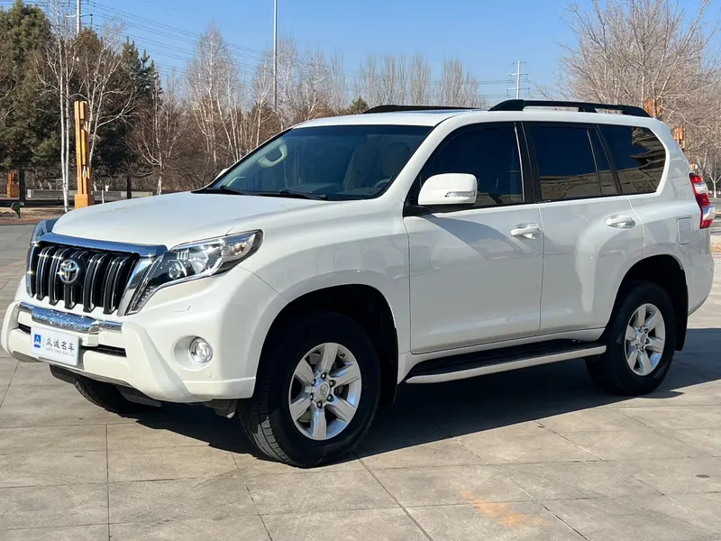 Toyota Prado — фото 1