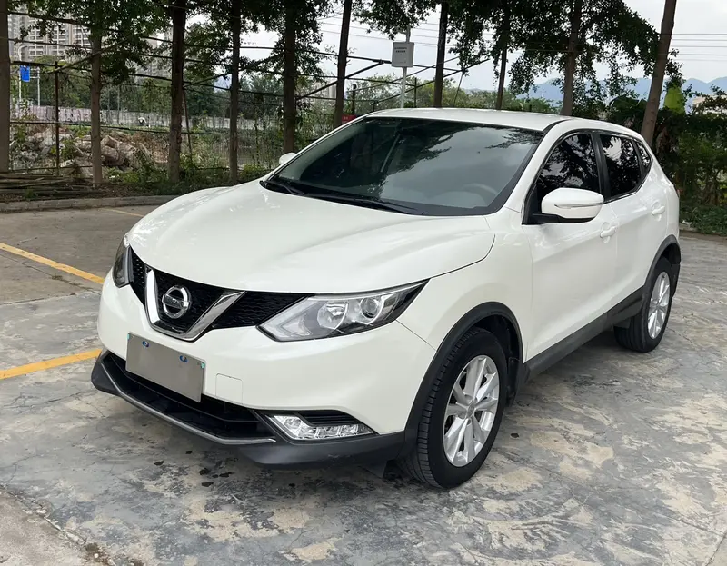 Nissan Qashqai — фото 1