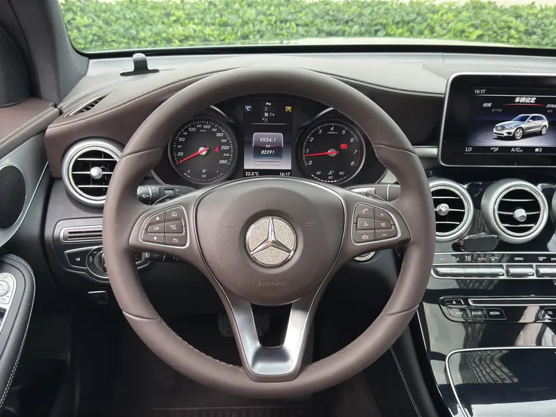 Mercedes-Benz GLC — фото 10