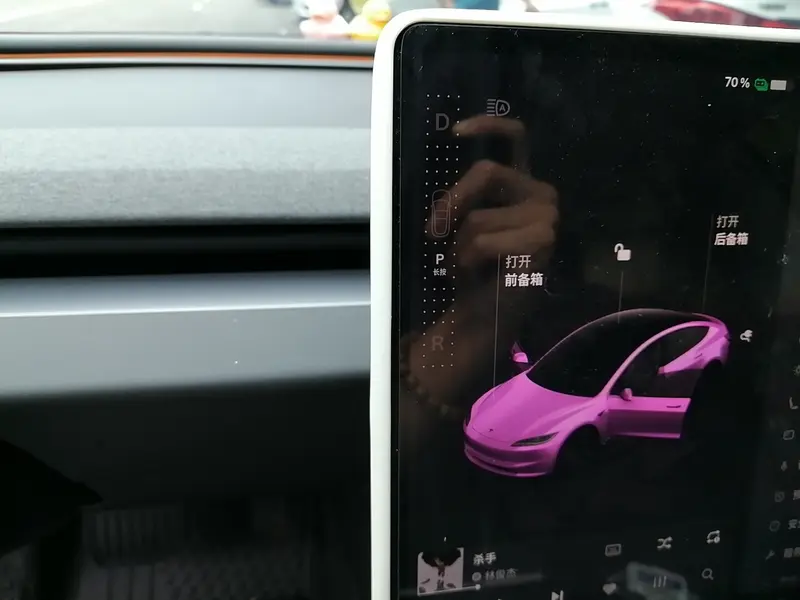 Tesla Model 3 — фото 14