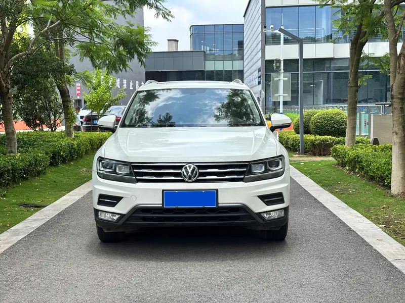 Volkswagen Tiguan L — фото 2