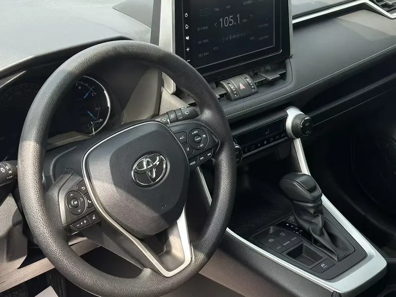 Toyota RAV4 — фото 9