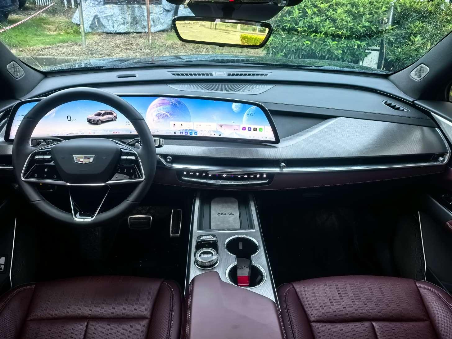 Cadillac XT5: фотография 13 из 16