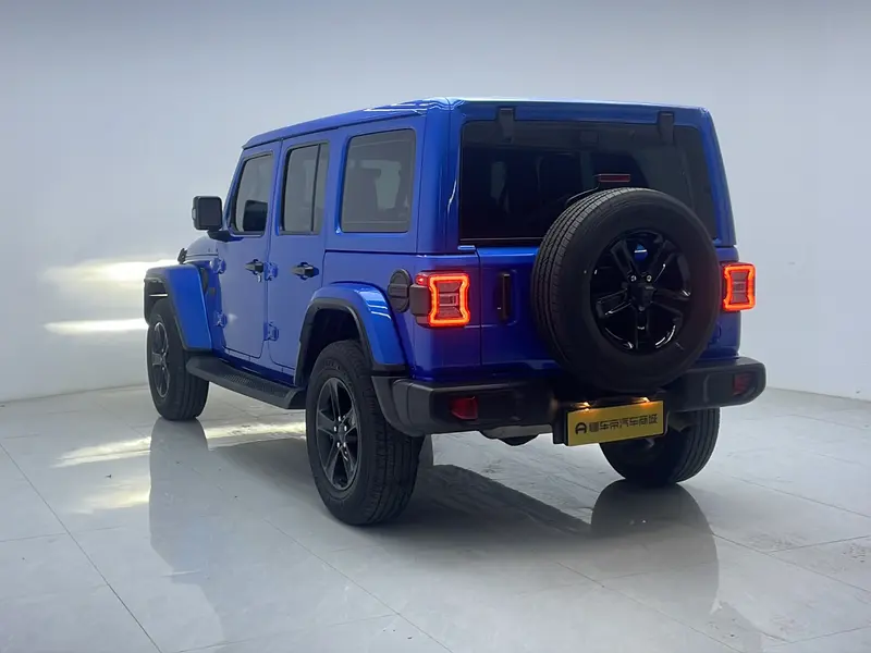 Jeep Wrangler — фото 5