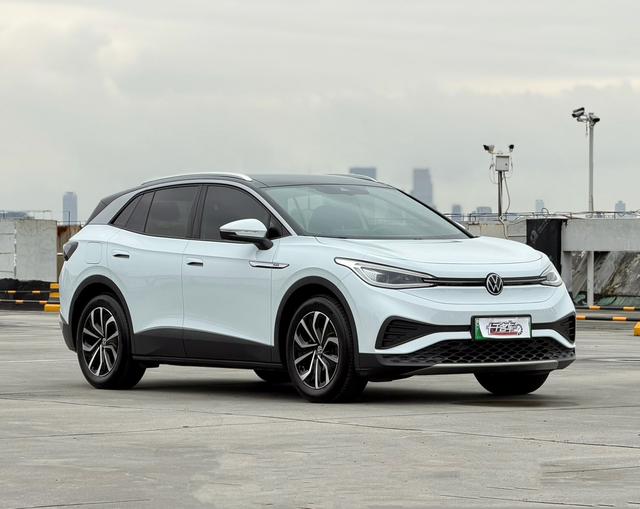 Volkswagen ID.4 X 2023 Белый из Китая