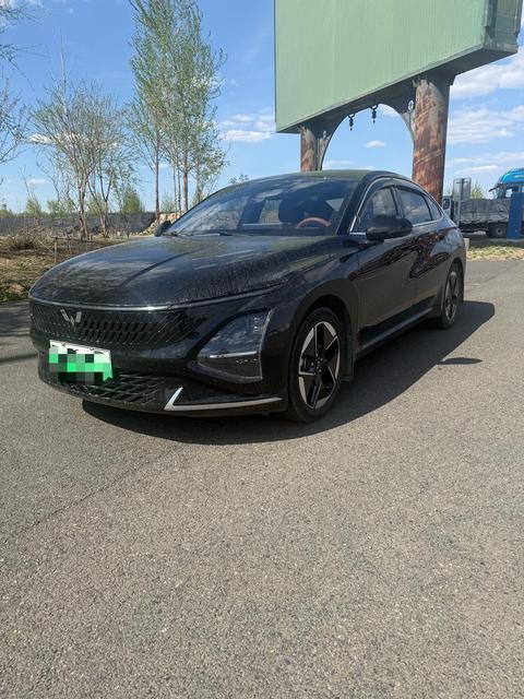 Wuling Starlight PHEV