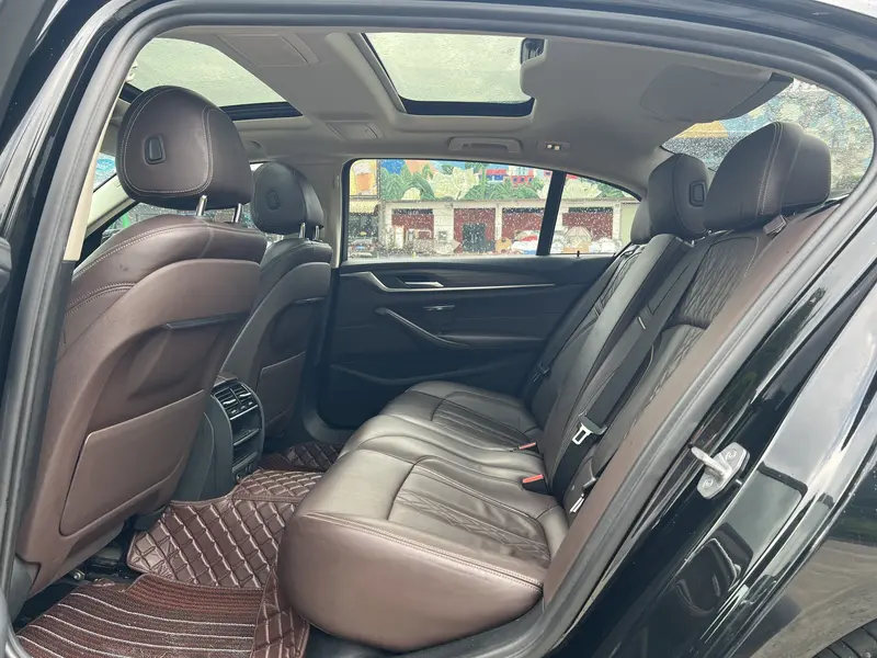 BMW 5 Series 530Le люкс-пакет — фото 8