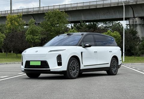 Nio ES8