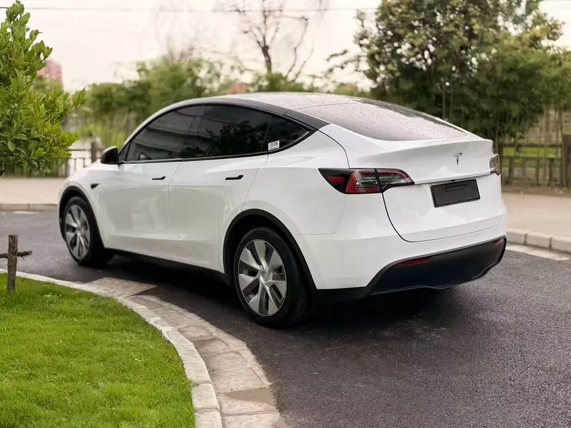 Tesla Model Y — фото 4