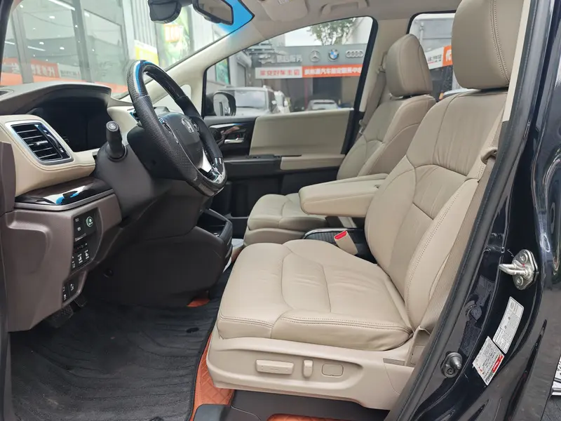 Honda Odyssey — фото 11
