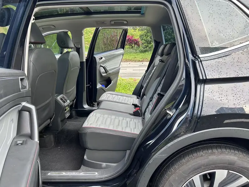 Volkswagen Tiguan L — фото 11