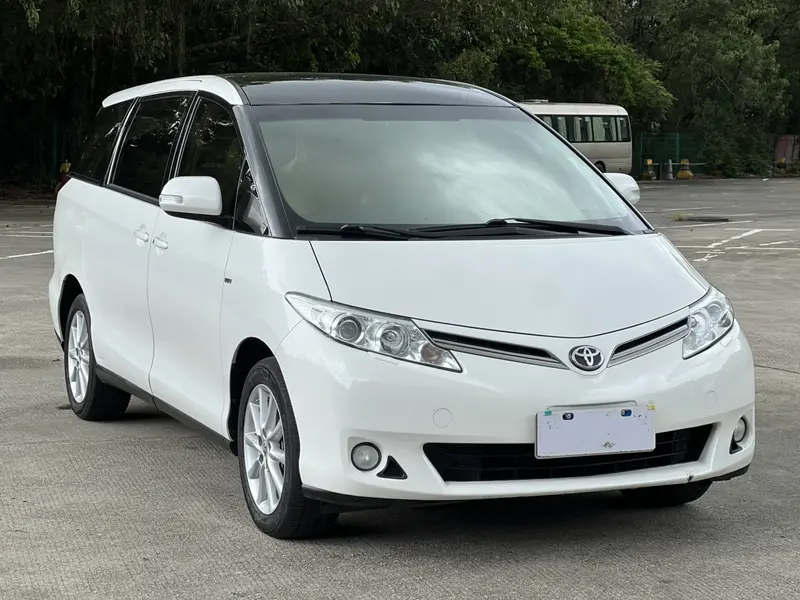 Toyota Previa — фото 3