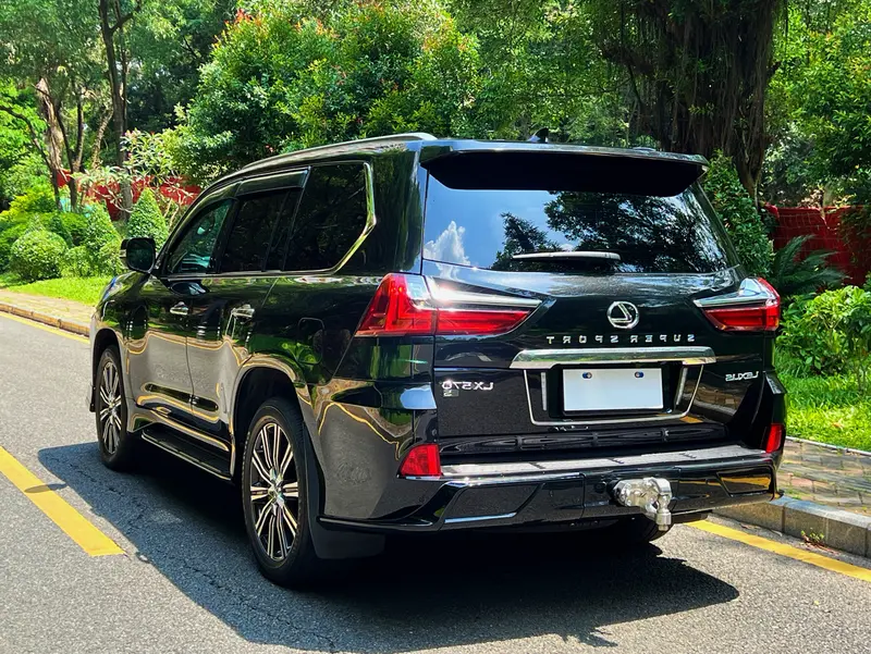 Lexus LX — фото 5