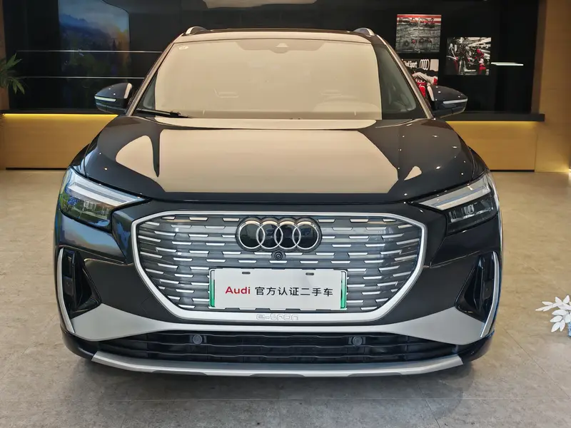 Audi Q4 e-tron — фото 2