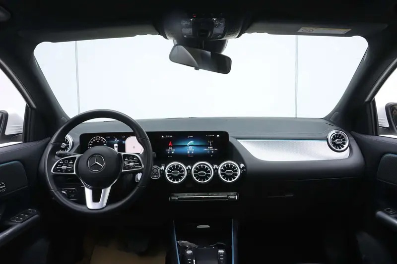 Mercedes-Benz GLA — фото 12