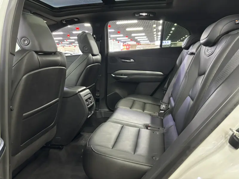 Cadillac XT4 — фото 12